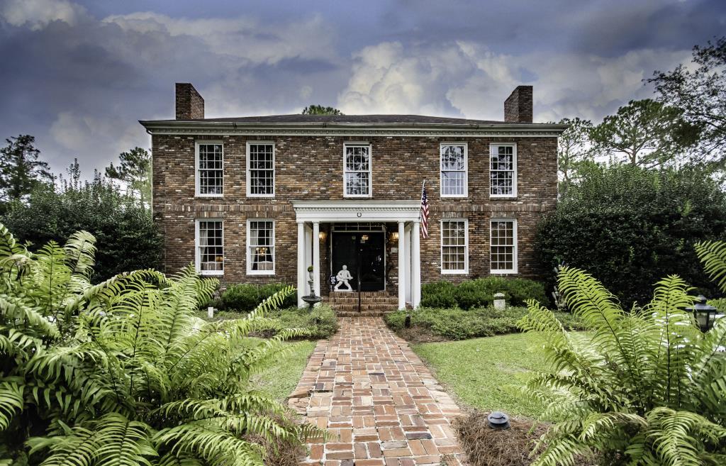 Helmstead Bed and Breakfast Homerville, GA Inn for Sale