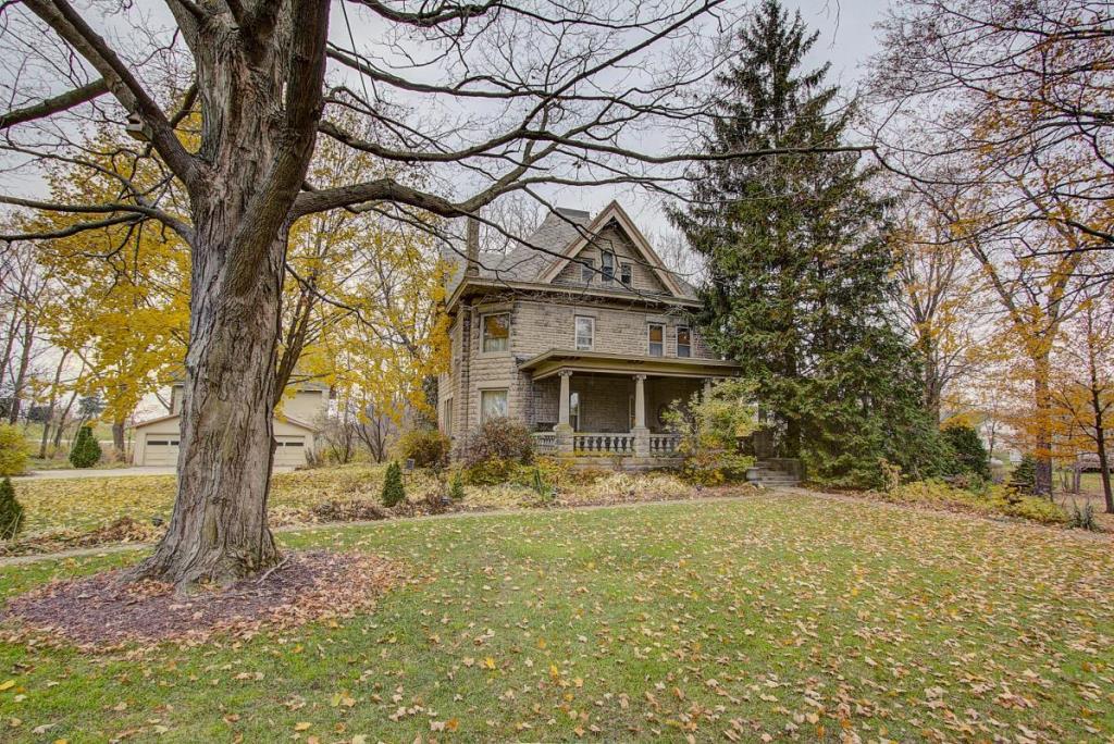 Albany House Bed & Breakfast Albany, WI Inn for Sale