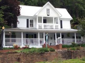 5 Bedroom 5 Bath - Live Here - Make $$$: The Whistle Stop Inn