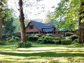 Eagle Rock Lodge: Eagle Rock Lodge Exterior
