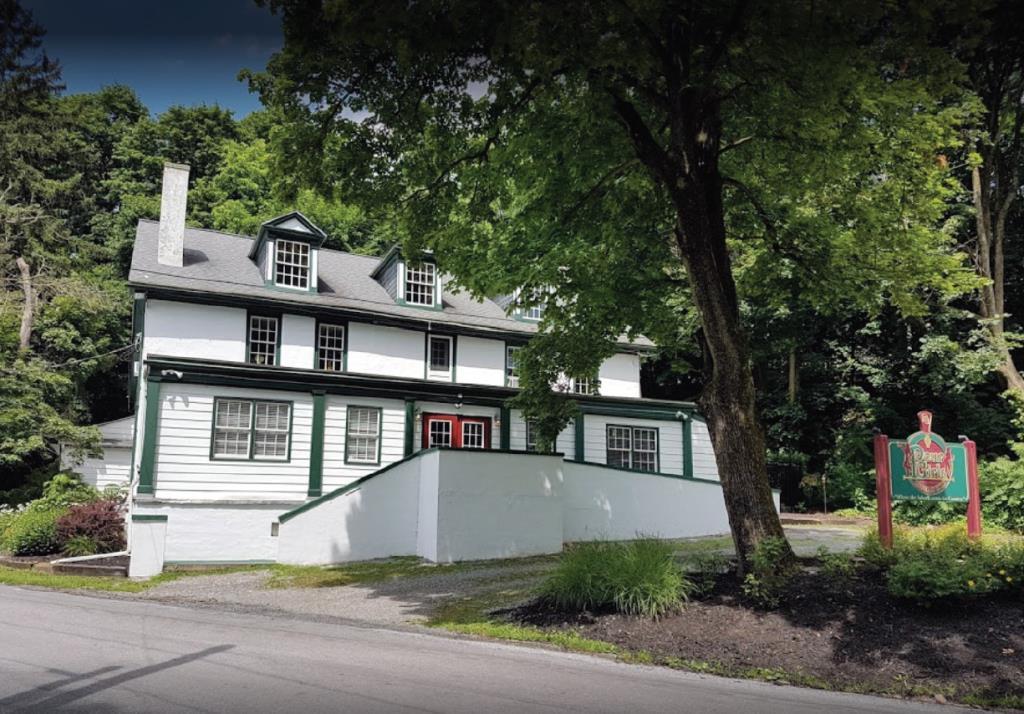 Historic Restaurant w/ possible B&B Conversion Quarryville, PA Inn