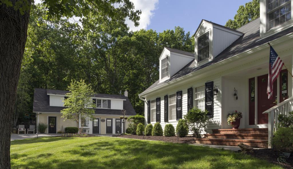 Secluded MidAtlantic Estate Bed & Breakfast Newton, NJ Inn for Sale