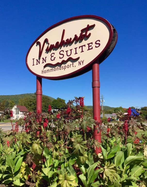 FINGER LAKES/KEUKA LAKE INNVinehurst Inn & Suites Hammondsport, NY