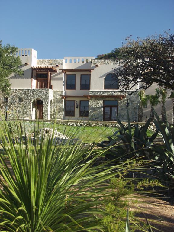 Escondida Resort and Spa Medina, TX Inn for Sale