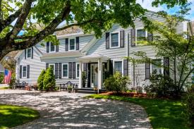 Award winning Cape Cod Boutique Inn: Front guest entrance