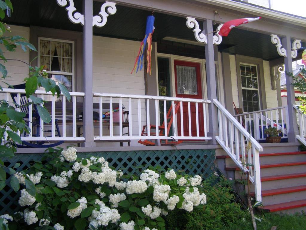 PleasantView Inn Hatfield Point, NB Inn for Sale