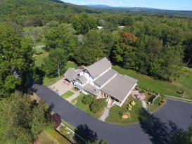 Lazy Pond B & B: 