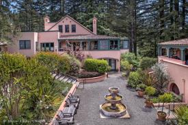Applewood Inn: Distinguished Architecture