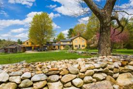 Wild Orchard Guest Farm: 