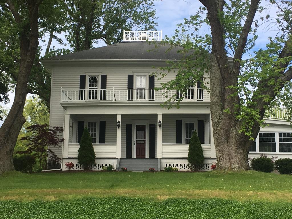 Shore Acres (early 1900's name) Conneaut Lake, PA Inn for Sale