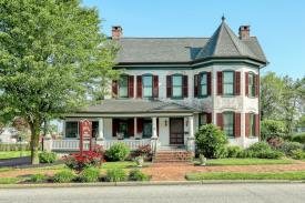 Potential B&B in Charming Small Town: 