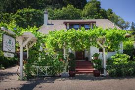 The Wine Way Inn: Front