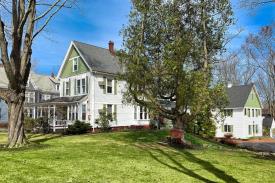 178 Main Street Freeport: 
