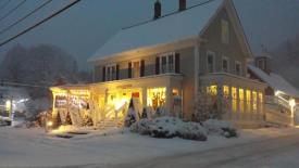 Vermont Village Chic Dining and Lodging...: 