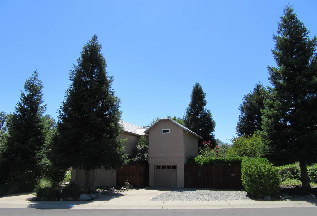 Apples Riverhouse Bed and Breakfast Redding, CA Inn for Sale