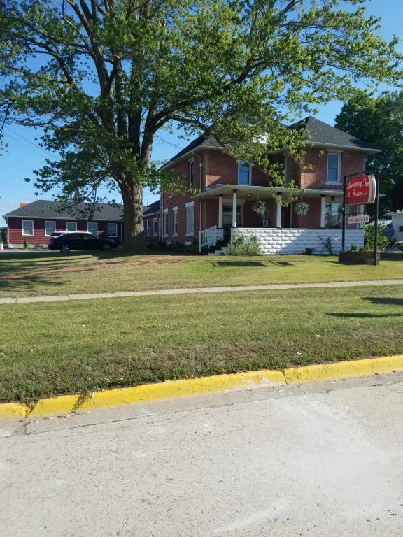 Anniversary Suites Carson City, MI Inn for Sale