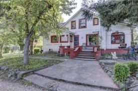 Your Dream B&B: Main House 1