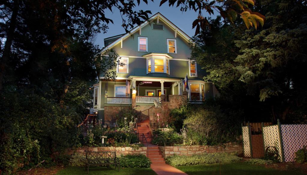 Pikes Peak Area CO B&B Manitou Springs, CO Inn for Sale