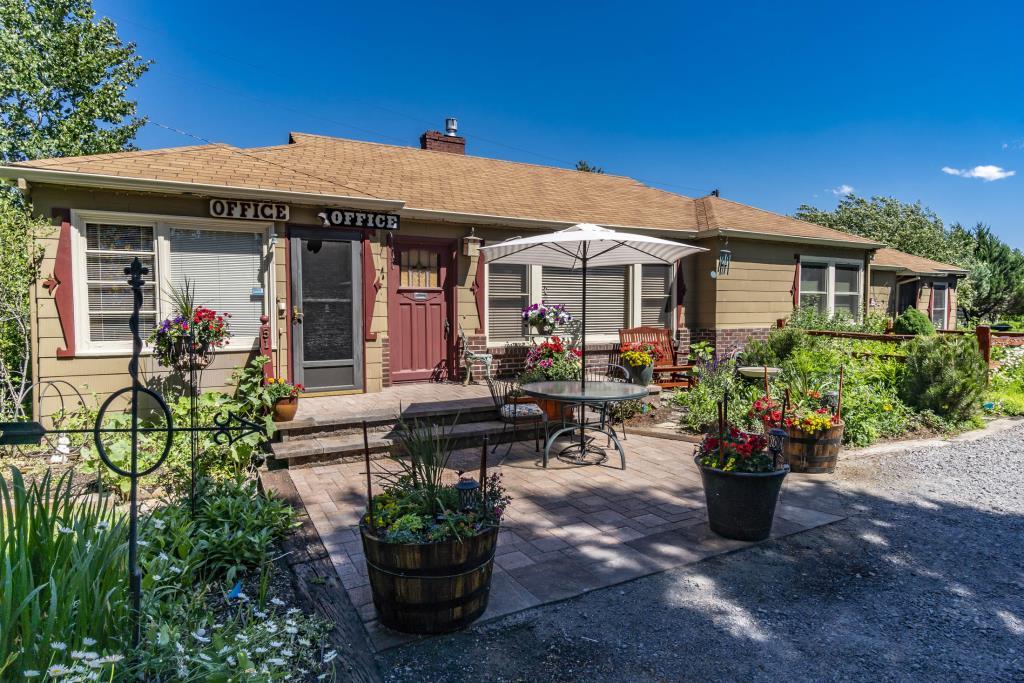 Sisters Motor Lodge Sisters, OR Inn for Sale