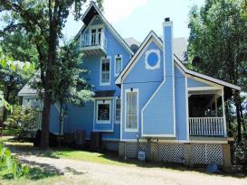 Beautiful Victorian 3 Story Home : 