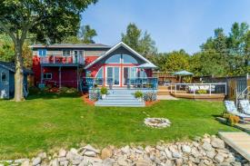 Chemong Lake airbnb : 