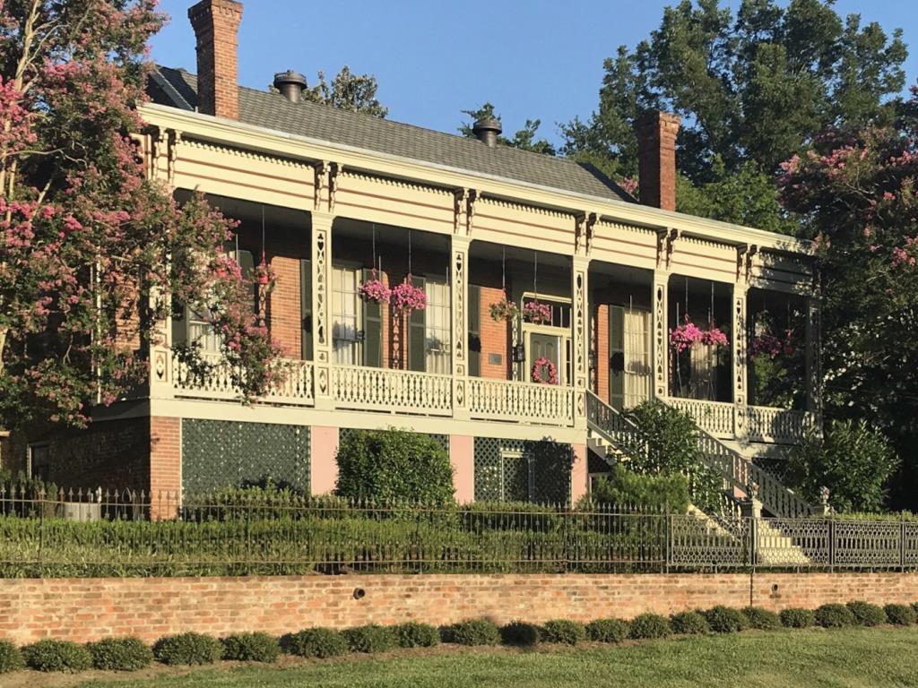 Corners Mansion Inn Vicksburg, MS Inn for Sale