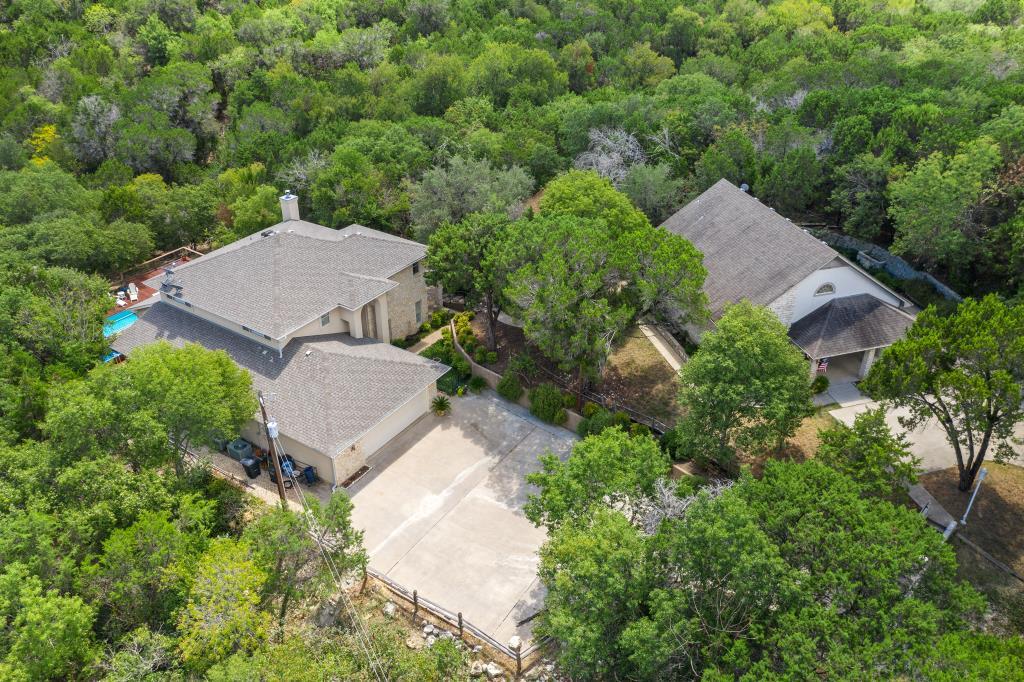 Bear Creek Crawford, TX Inn for Sale