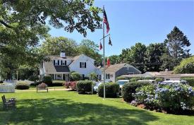Lovingly Restored & Updated Chatham, Cape Cod Inn: Front view