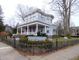 Historic Delano Inn Bed and Breakfast: Outside Picture