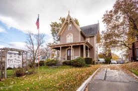 The Rose Trellis Bed & Breakfast: 