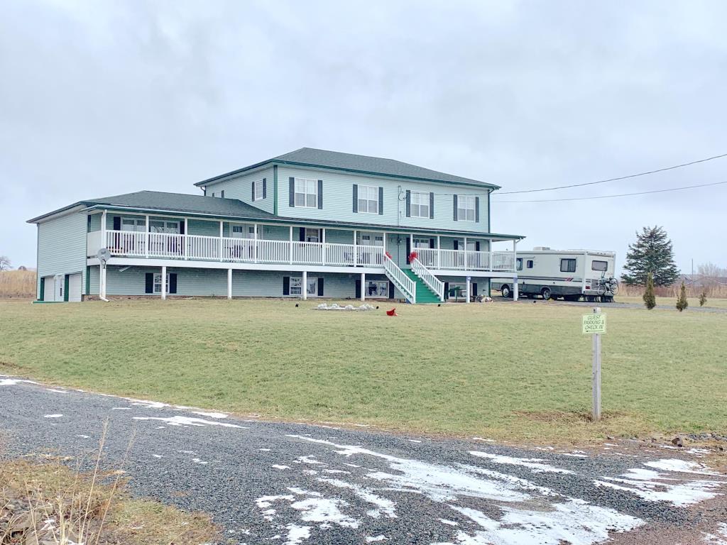 MeHomeBy B & B Malagash Centre, NS Inn for Sale