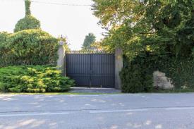 Villa Ariella B&B: main gate