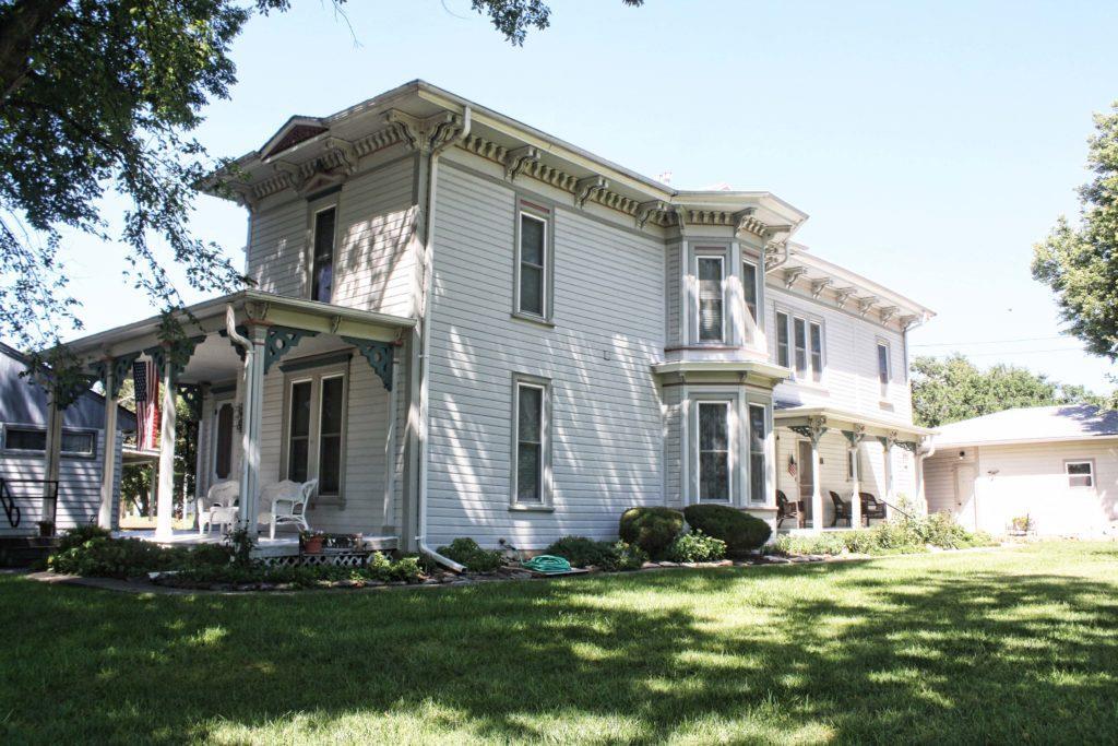 Howell House B&B Downs, KS Inn for Sale