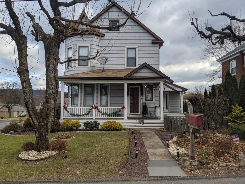 The Cozy Corner Elysburg, PA Inn for Sale