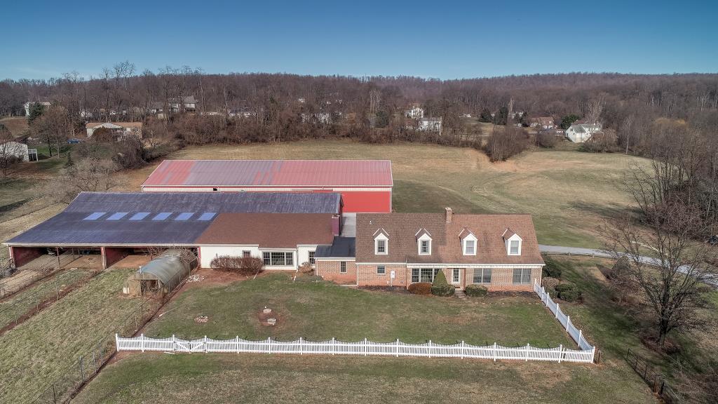 Canna Country Inn and Farm Etters, PA Inn for Sale