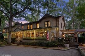 Duneland Beach Inn: Front