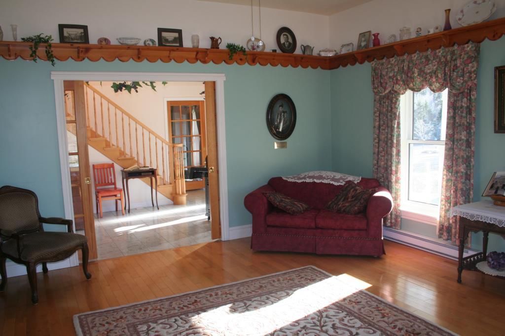 New Horton Lake Inn newhorton, NB Inn for Sale