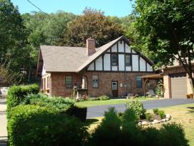Tudor Rose Bed and Breakfast: 