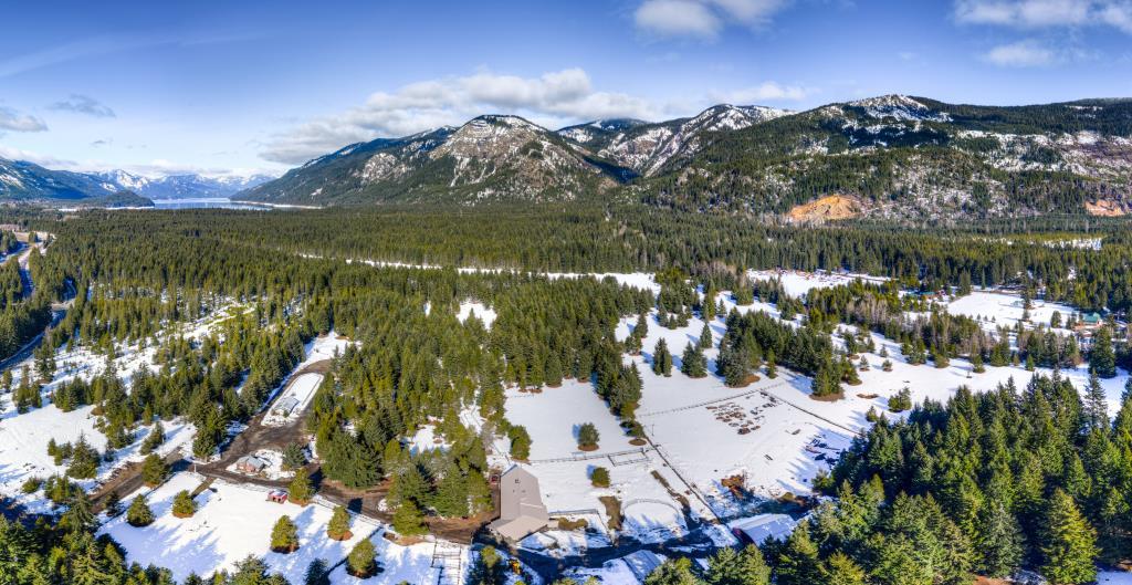 Silver Ridge RanchLodge, Campground, B&B For Sale Easton, WA Inn for