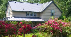 Sandlake Country Inn: Exterior