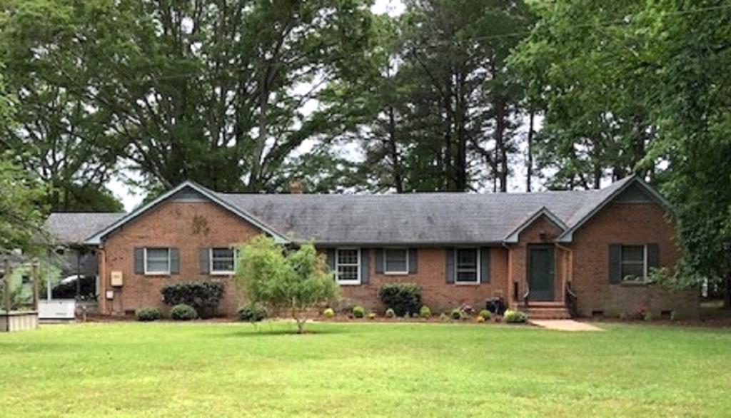 Auction Brick Home, Land & Personal Property Mathews, VA Inn for Sale