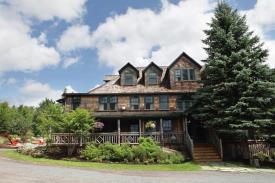 Hotel Mountain Brook: Main Lodge