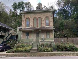 Abe's Spring Street Inn / Bed and Breakfast: Abe's Spring Street Guest House