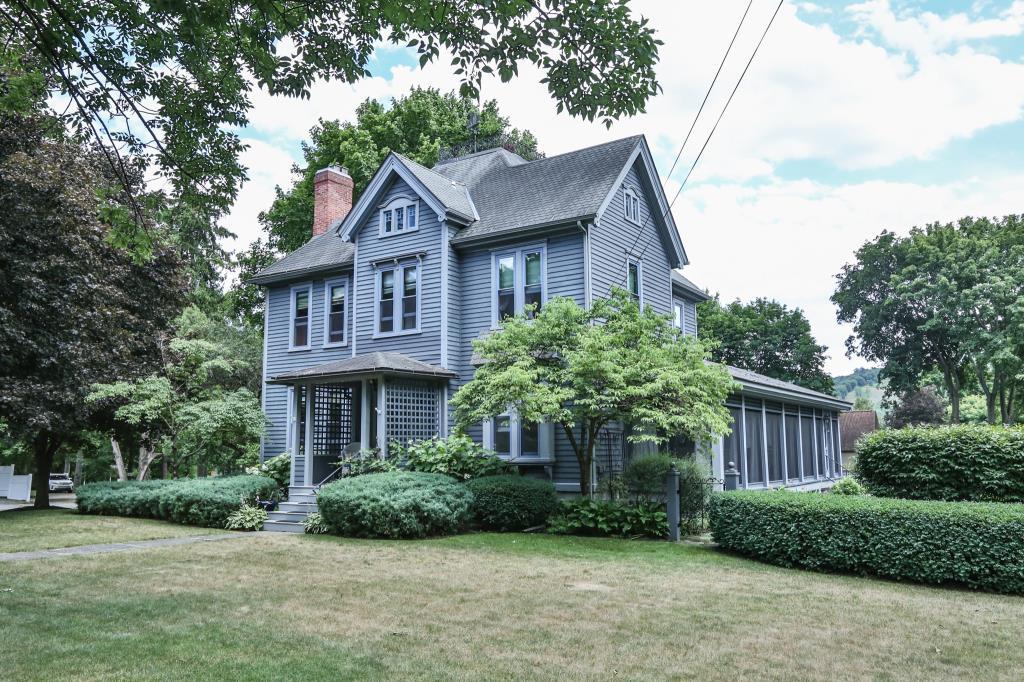 Lake and Vine Bed & Breakfast Hammondsport, NY Inn for Sale