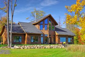 The Timber Baron Inn: Front