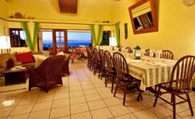 Island Inn: Dining room