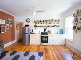 Hudson River Valley Inn and Art Workshop Business : Spacious Innkeeper's quarters at New York Inn