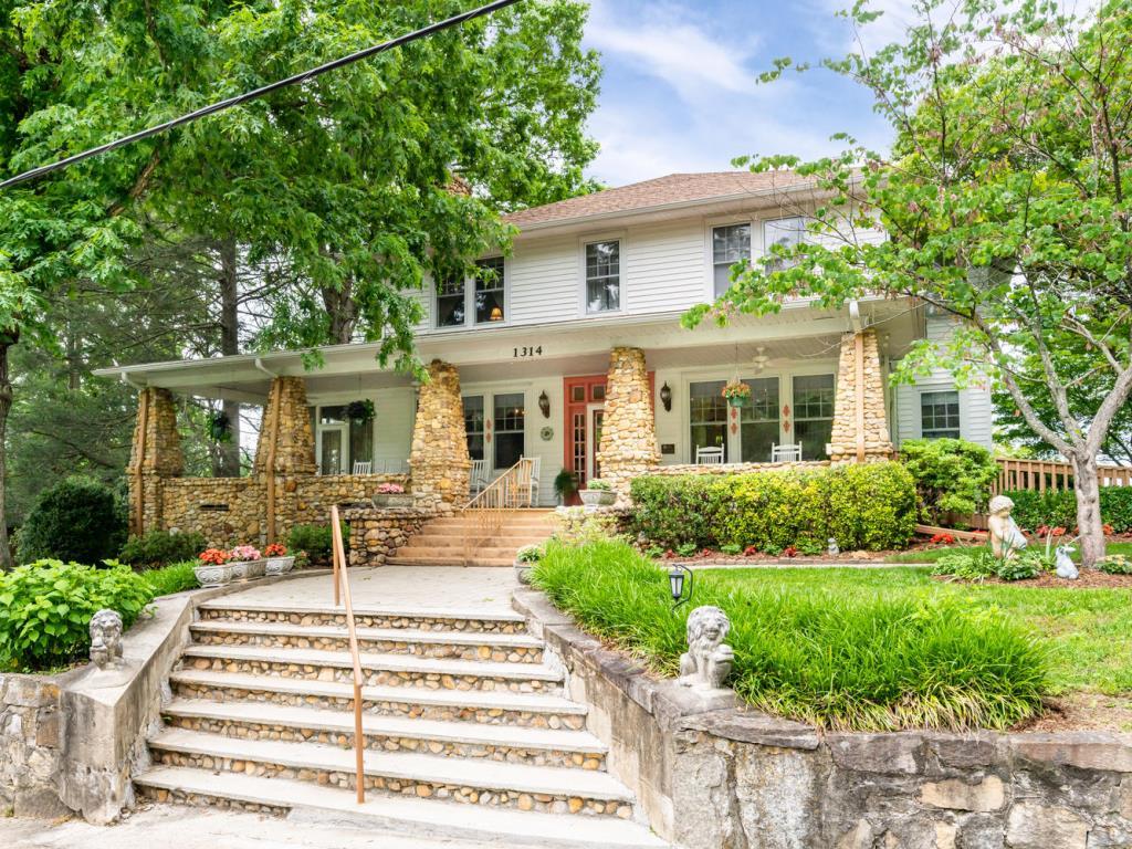 Aunt Adeline's Bed & Breakfast Hendersonville, NC Inn for Sale