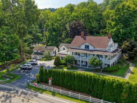 Apple Valley Inn Bed & Breakfast and VRBO: 