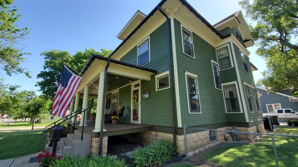 The Center of it ALL Russell, KS Inn for Sale